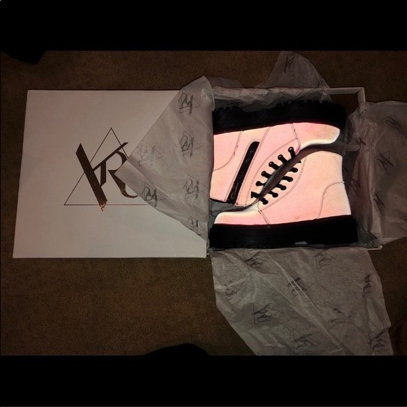YRU Shoes - YRU pink reflective boots!